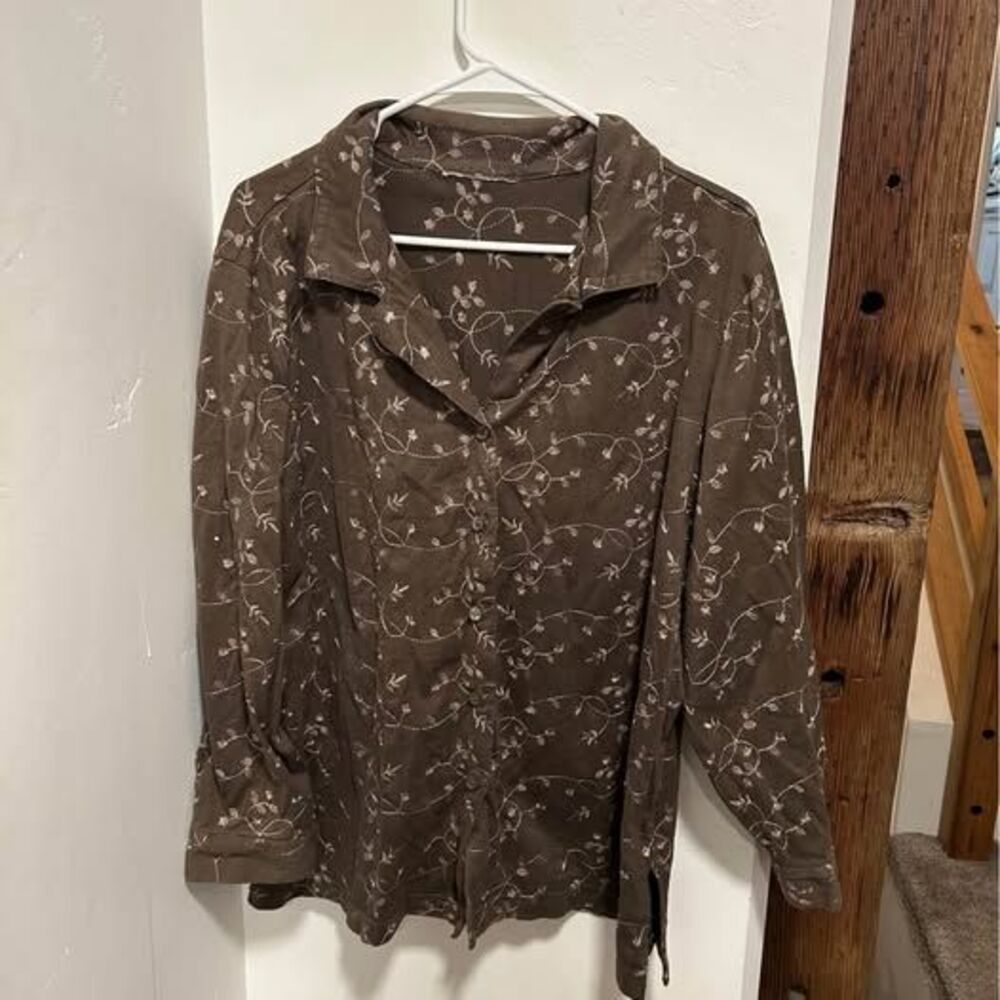 Dark Green Floral Embroidered Button Front Blouse Women’s Size L